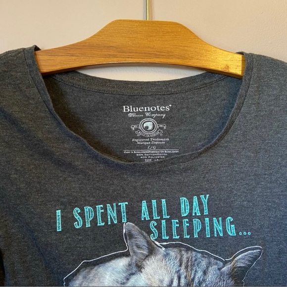 ✨3/$20✨ Bluenotes Women’s Sleeping Cat Graphic Tee - Picture 3 of 7